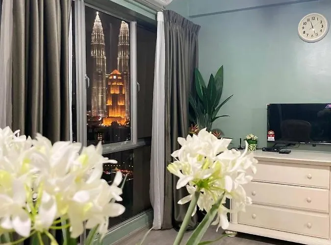Betty Executive City Suite Klcc View